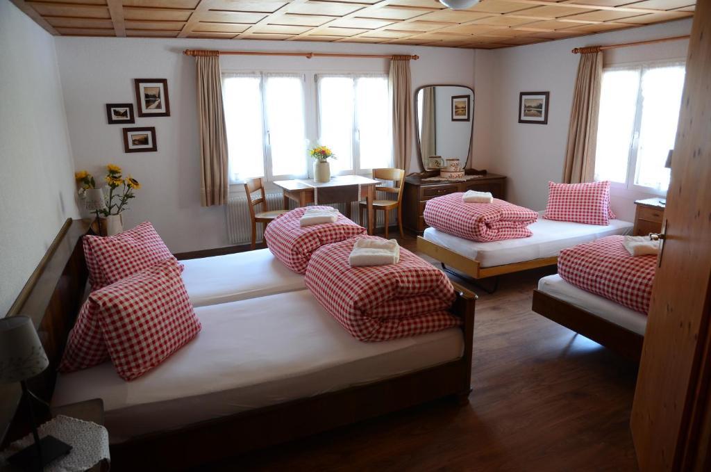 Gästehaus Schäfli Intschi Zimmer foto